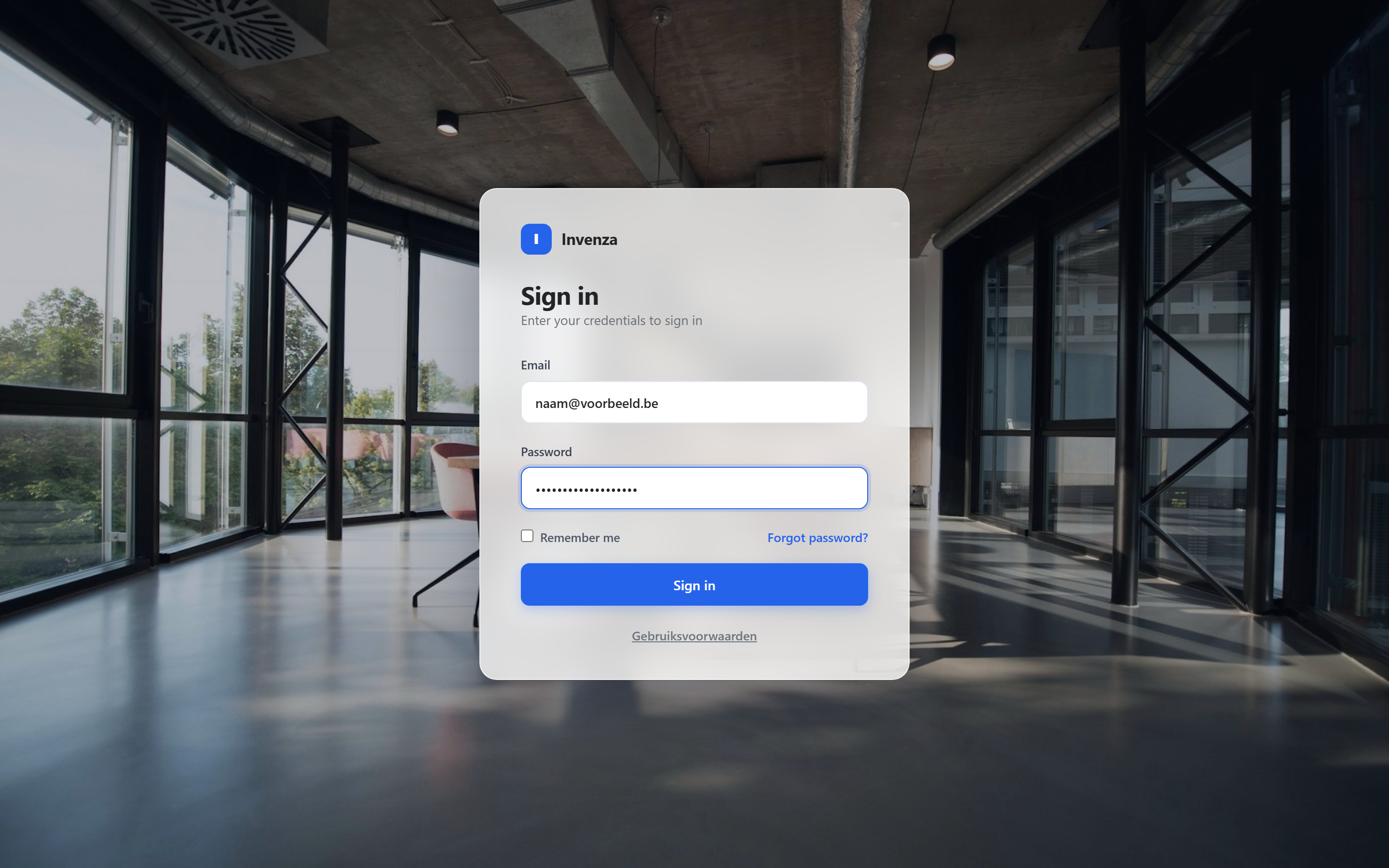 Hetzelfde aanmeldscherm met een ingevuld e-mailadres en een ingevuld wachtwoord