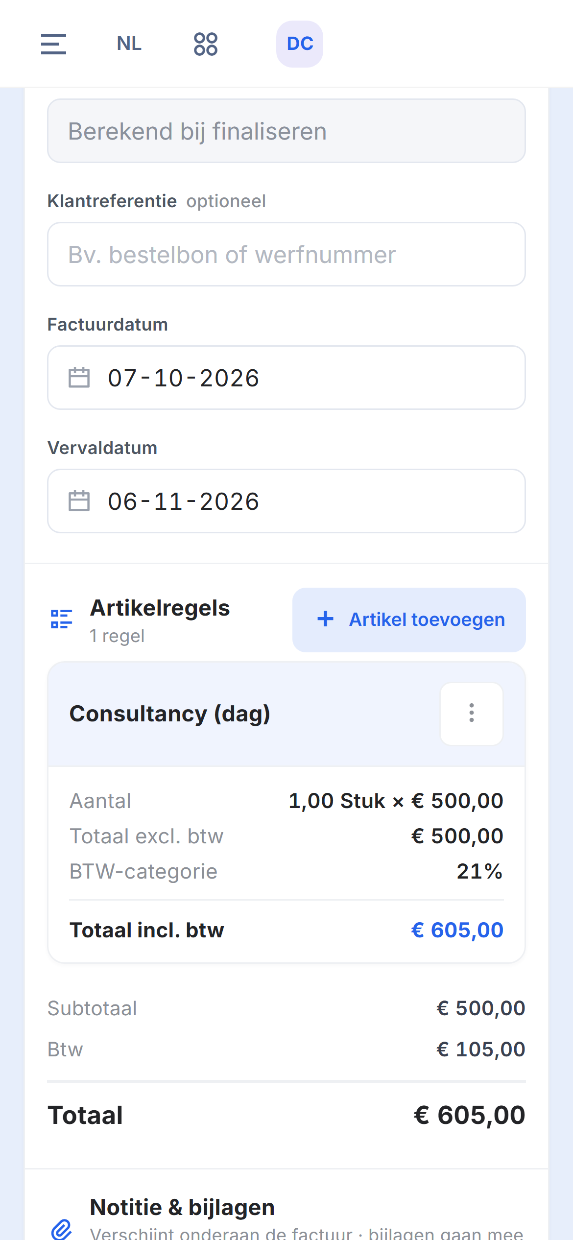 Het factuurformulier met één artikelregel en de bedragen Subtotaal, Btw en Totaal
