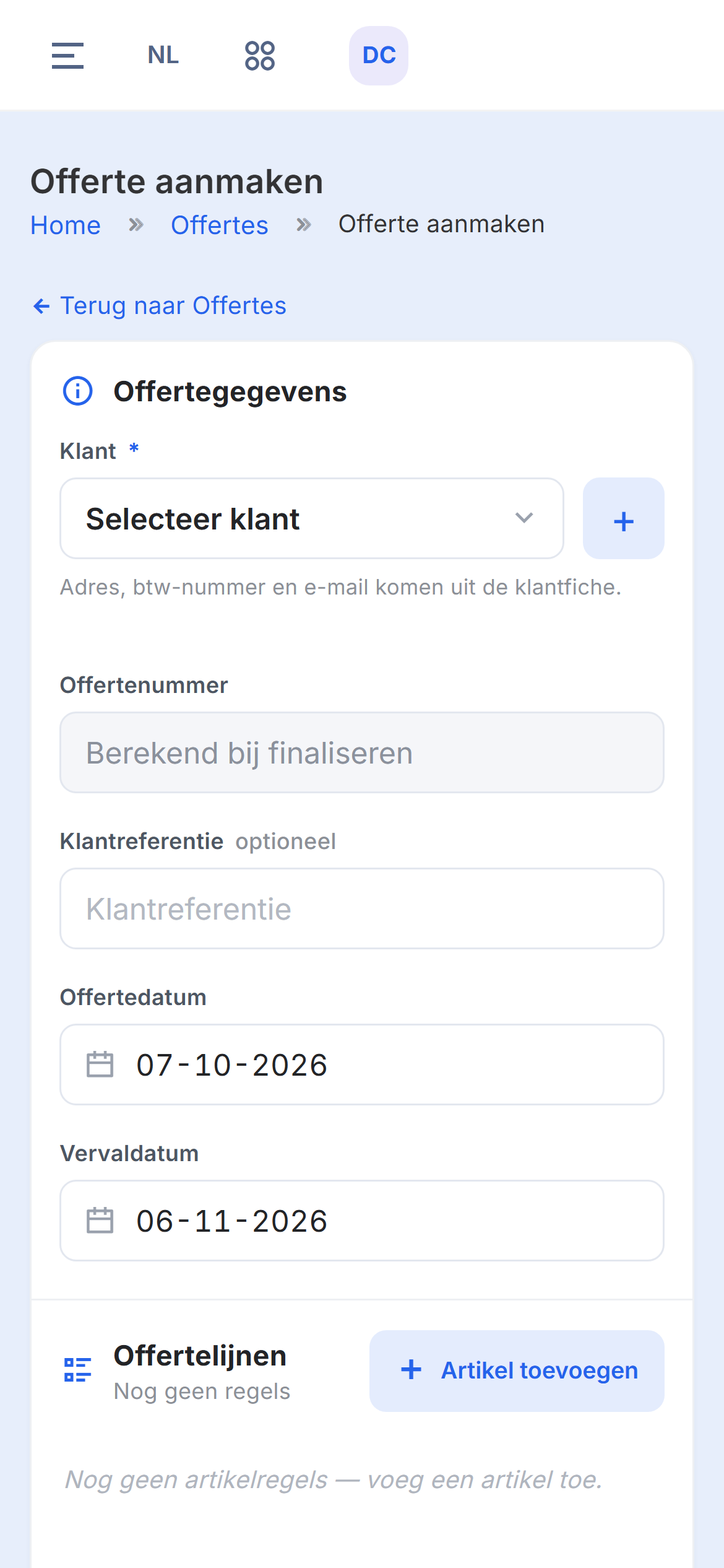 Het lege formulier Offerte aanmaken met de blokken Offertegegevens, Offertelijnen en Notitie en bijlagen