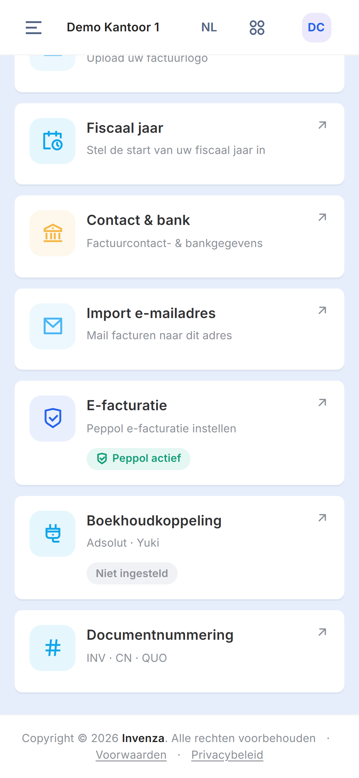 De klantkaart van Demo Klant 1 met de tegels onder Facturatie; de tegel E-facturatie met de ondertitel Peppol e-facturatie instellen toont het label Peppol actief