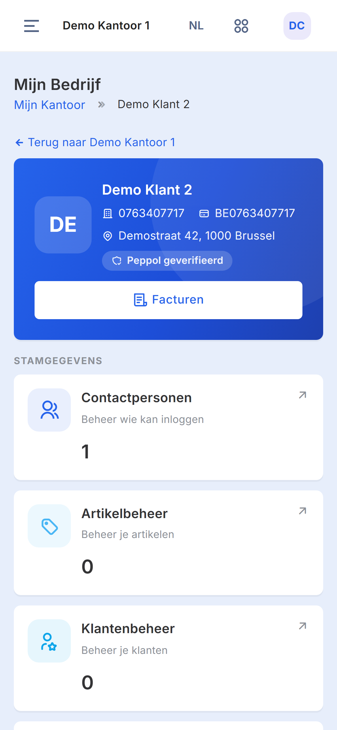 De pagina Mijn Bedrijf van Demo Klant 2 met bovenaan naam, nummers, adres, het label Peppol geverifieerd en de knop Facturen, en daaronder de tegels onder Stamgegevens en Facturatie
