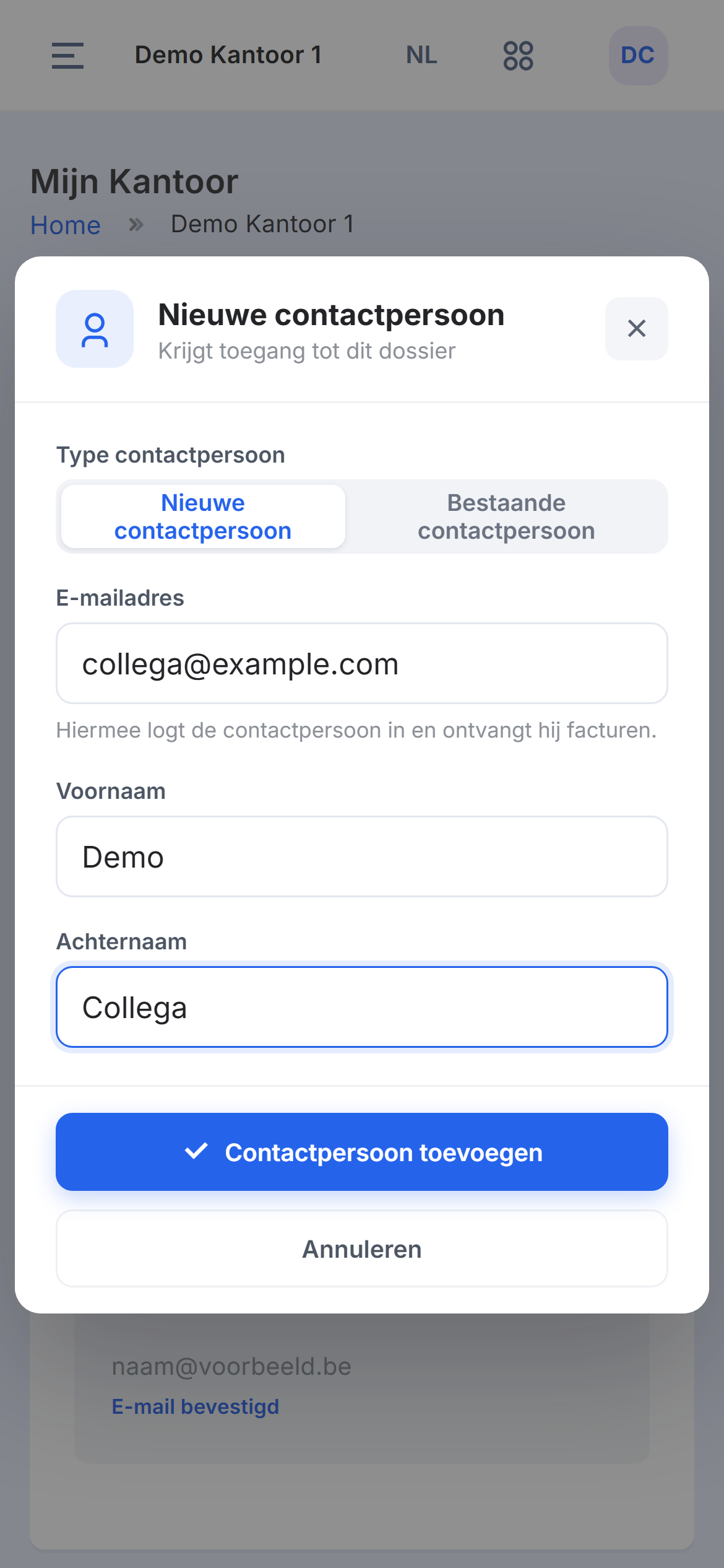 Het venster Nieuwe contactpersoon met ingevulde velden E-mailadres, Voornaam en Achternaam van een collega, en de knoppen Annuleren en Contactpersoon toevoegen