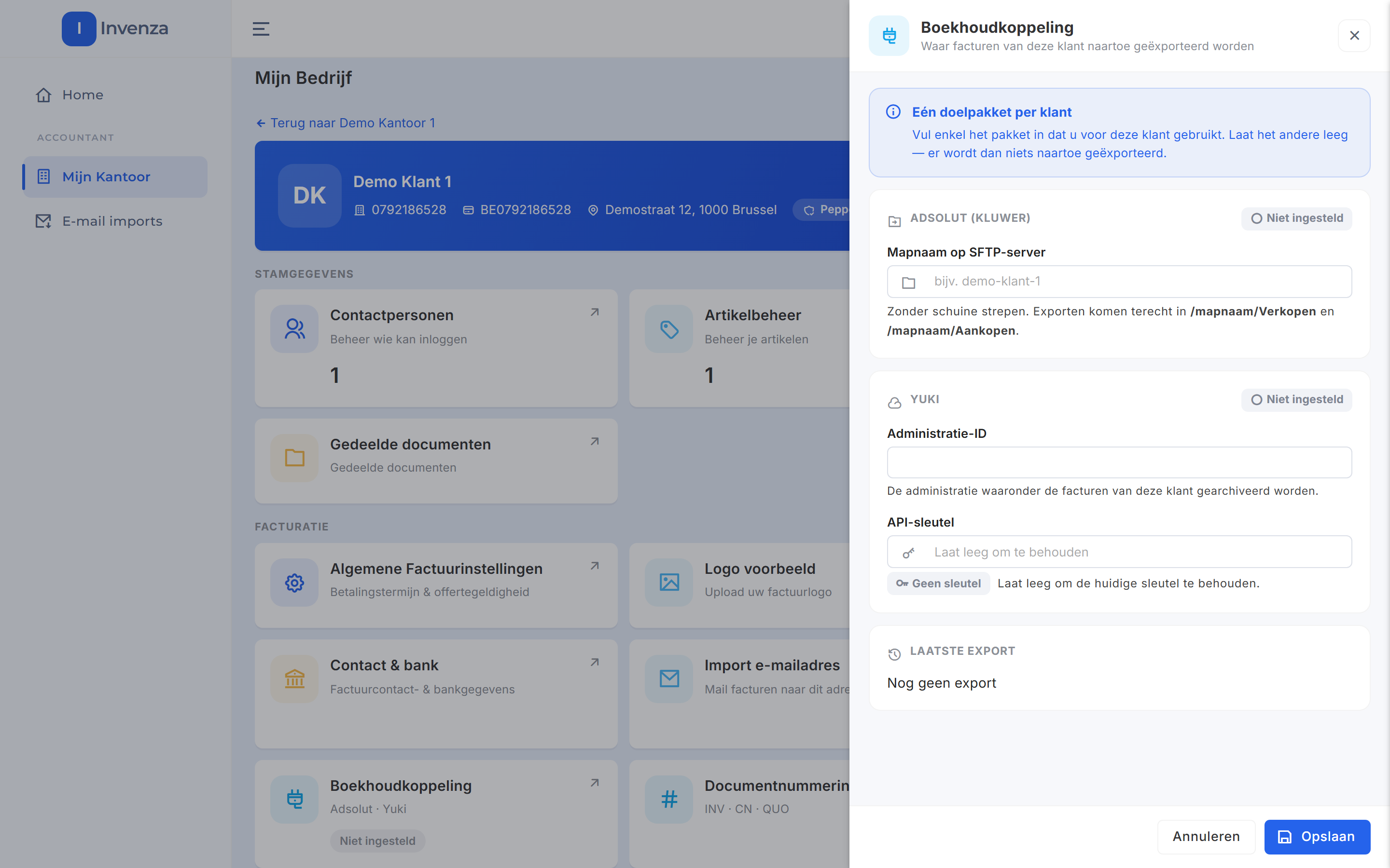 Het paneel Boekhoudkoppeling met de melding Eén doelpakket per klant, onder Adsolut (Kluwer) het veld Mapnaam op SFTP-server met de voorbeeldtekst bijv. demo-klant-1, en daaronder de velden van Yuki en de knoppen Annuleren en Opslaan